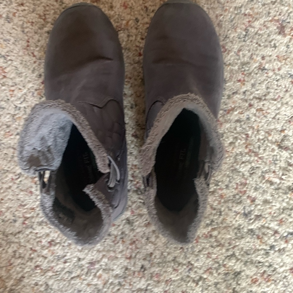 Skechers ankle boots. Women’s 7.5